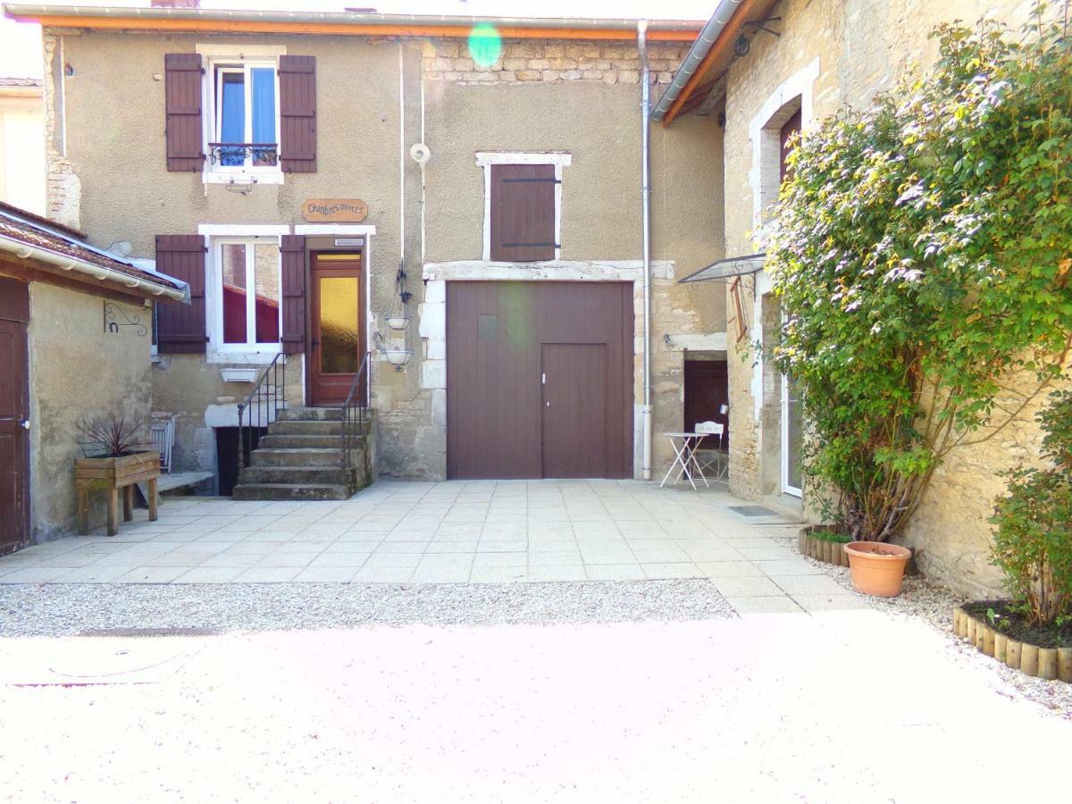 Hotel Chez Monique Doulaincourt-Saucourt Exterior foto